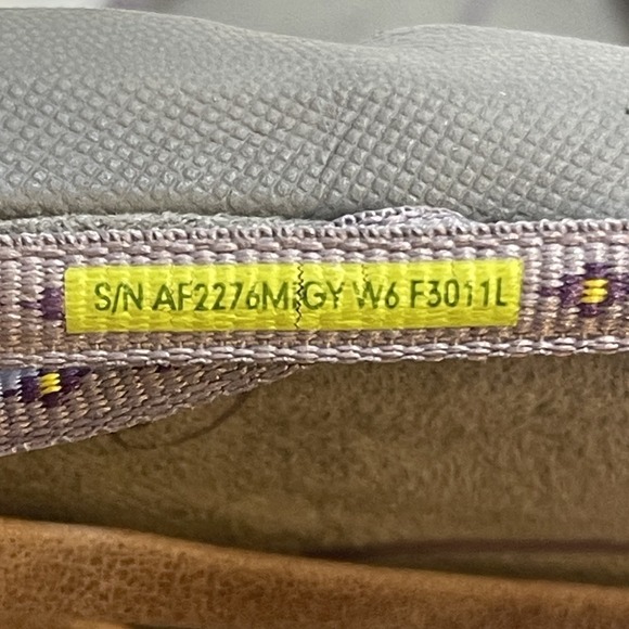 Ahnu Thong Sandals Flip Flop Grey Purple Womens 6 - Picture 7 of 7